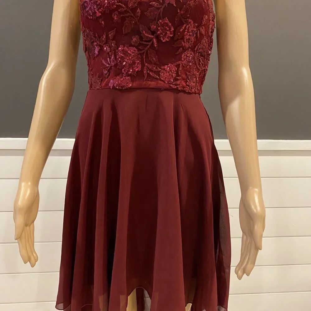 SPEECHLESS DRESSED - Picture 5 of 6
